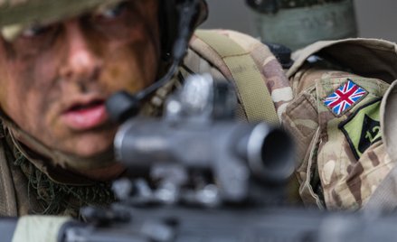 Ze słów wicepremier wynika, że w Polsce mogą wkrótce stacjonować na stałe żołnierze z Wielkiej Bryta