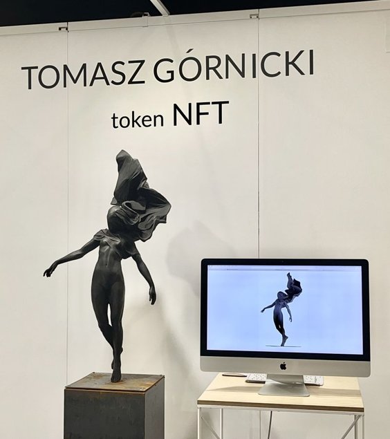 28 listopada podczas 18. Warszawskich Targów Sztuki  po raz pierwszy w Polsce został wylicytowany  N