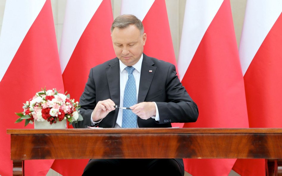 Prezydent Andrzej Duda prawdopodobnie w czwartek podpisze rozporządzenie o stanie wyjątkowym w pasie