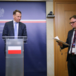 Minister spraw zagranicznych RP Radosław Sikorski i rzecznik prasowy MSZ Paweł Wroński