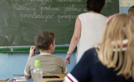 Jak długo pracuje polski nauczyciel