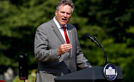 Gubernator Alaski, Mike Dunleavy w tym roku kończy kadencję i nie ubiega się o kolejną