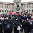 W sobotę w Wiedniu Austriacy protestowali przeciwko ograniczaniu ich życia lockdownem. Policja szacu
