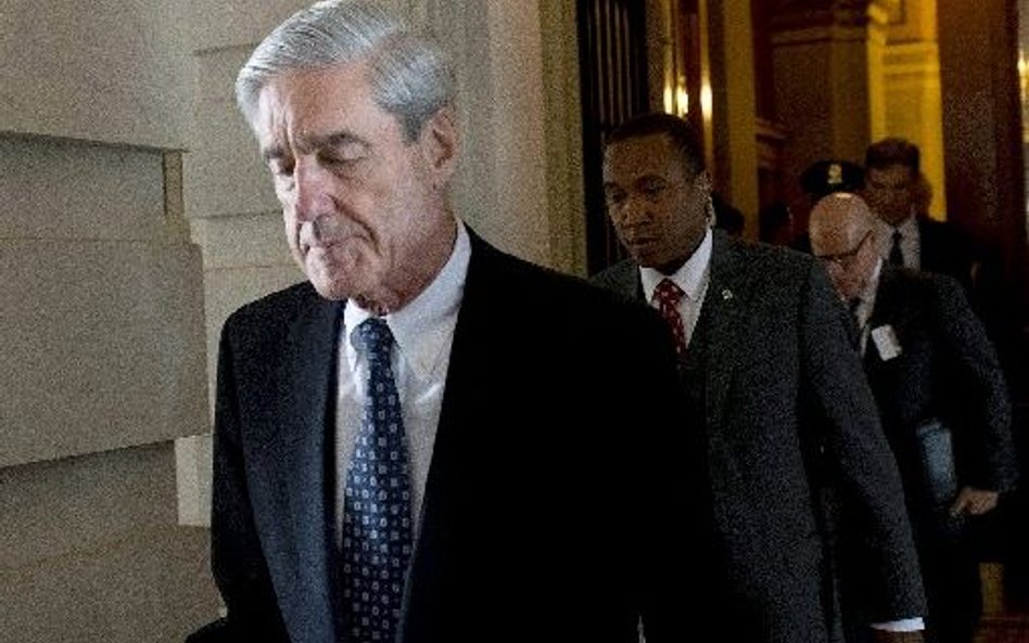 Prokurator Robert Mueller chce ustalić, jakie kontakty wiązały samego Trumpa z Rosjanami.