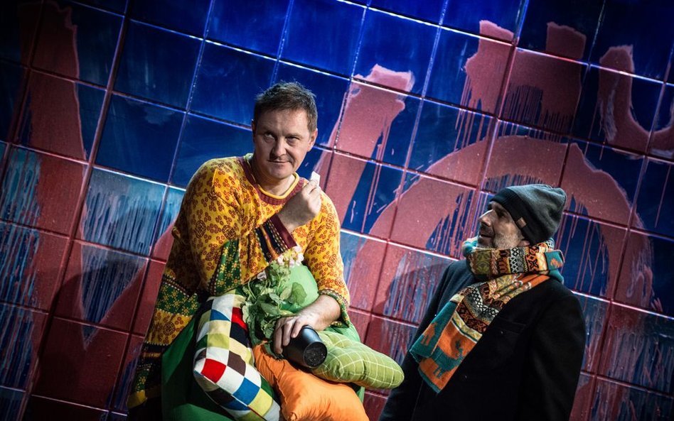 Od lewej Doktor Tomas Stockmann – Juliusz Chrząstowski, Burmistrz Peter Stockmann – Radosław Krzyżow