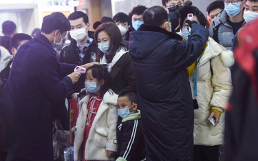 Pekin: Rośnie liczba chorych, rośnie ryzyko zarażania się wirusem