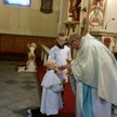 Ksiądz zorganizował komunię dla chorego 8-latka