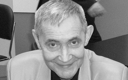 Poeta, satyryk, pisarz. Miał 79 lat. (20 lutego 1939 - 24 grudnia 2018)