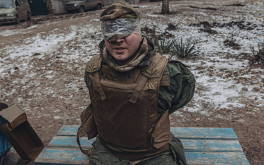 Rosyjski żołnierz wzięty w niewolę w obwodzie donieckim, styczeń 2023