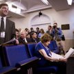 Helen Thomas ogłosiła w poniedziałek, że przechodzi na emeryturę ze skutkiem natychmiastowym