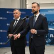 Wicepremier, minister obrony narodowej Władysław Kosiniak-Kamysz (P) oraz wiceminister obrony narodo