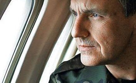 Kosztowna podróż szefa MON