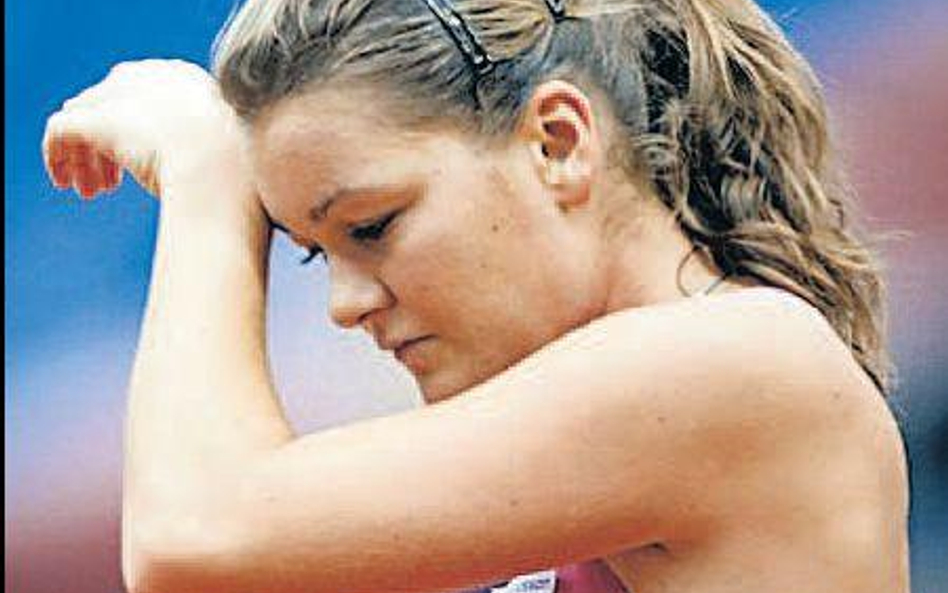 Agnieszka Radwańska odpadła z turnieju w Moskwie w pierwszej rundzie, ale goniąca ją w rankingu WTA 