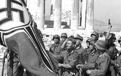 Niemiecka flaga nad Akropolem. III Rzesza okupowała Grecję w latach 1941–1944