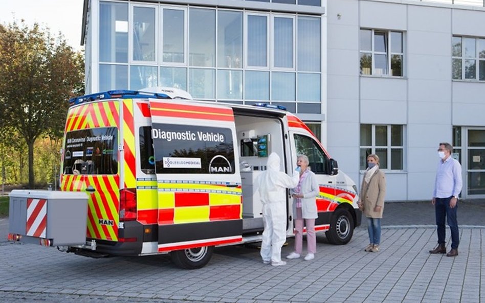 Ruchome laboratoria ścigają koronawirusa