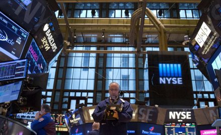 Wall Street rozpoczyna tydzień od spadków