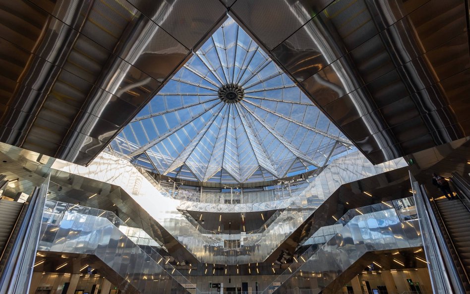 Nagrodzona stacja w większości znajduje się pod ziemią.