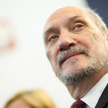 Macierewicz był funkcjonariuszem?