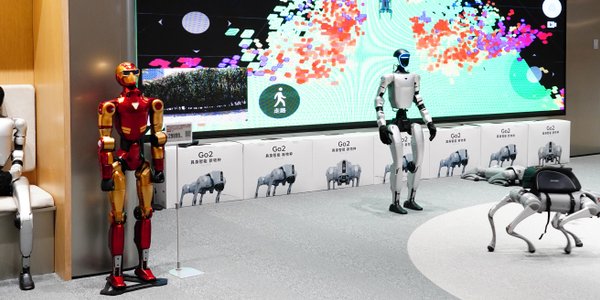 Chińskie humanoidy ruszają do pracy. USA zaczynają zostawać w tyle