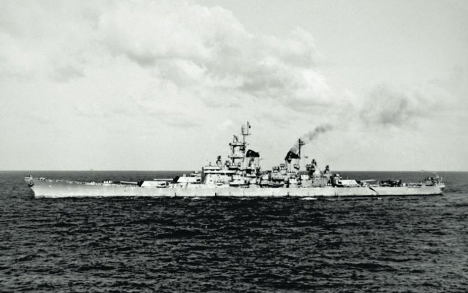 Amerykański pancernik USS „Missourri”, ktory brał udział m.in. w walkach o Okinawę