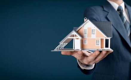 Pośrednicy obu stron, czyli podwójny zarobek na sprzedaży