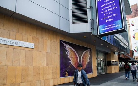 Los Angeles zamyka kina i restauracje