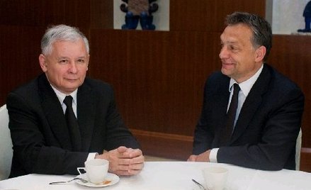 Jarosław Kaczyński i Viktor Orbán chcą demokracji, ale bezprzymiotnikowej