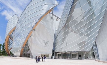 W Fundacji Louis Vuitton trwa jeszcze wielka wystawa Davida Hockneya.