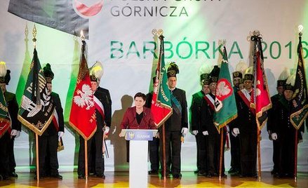 W niedzielę rano premier Beata Szydło wzięła udział w pochodzie barbórkowym i uczestniczyła we mszy 