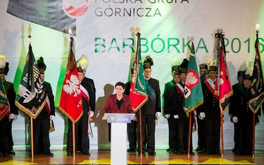 W niedzielę rano premier Beata Szydło wzięła udział w pochodzie barbórkowym i uczestniczyła we mszy 