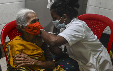Koronawirus. Indie: Eksperci przyjrzą się zakrzepom po szczepieniach