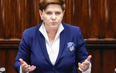 Premier Beata Szydło zapowiedziała stworzenie całościowego programu wsparcia dla kobiet i ich rodzin