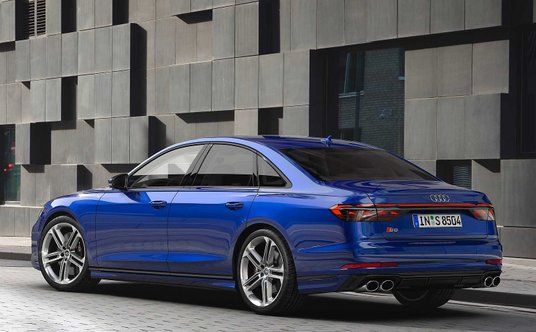 Audi S8