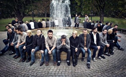 Hey: w fotomontażu pośrodku Paweł Krawczyk, po prawej Kasia Nosowska, Jacek Chrzanowski, Marcin Zabr