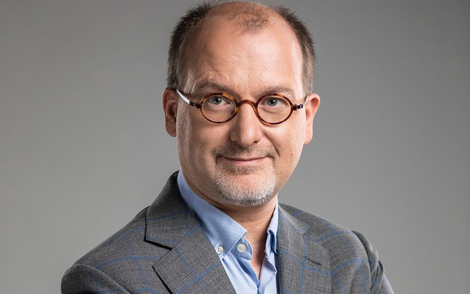 W interesie Donalda Tuska leży obniżenie poparcia dla PiS, a wzrost sympatii do obu Konfederacji. Dl