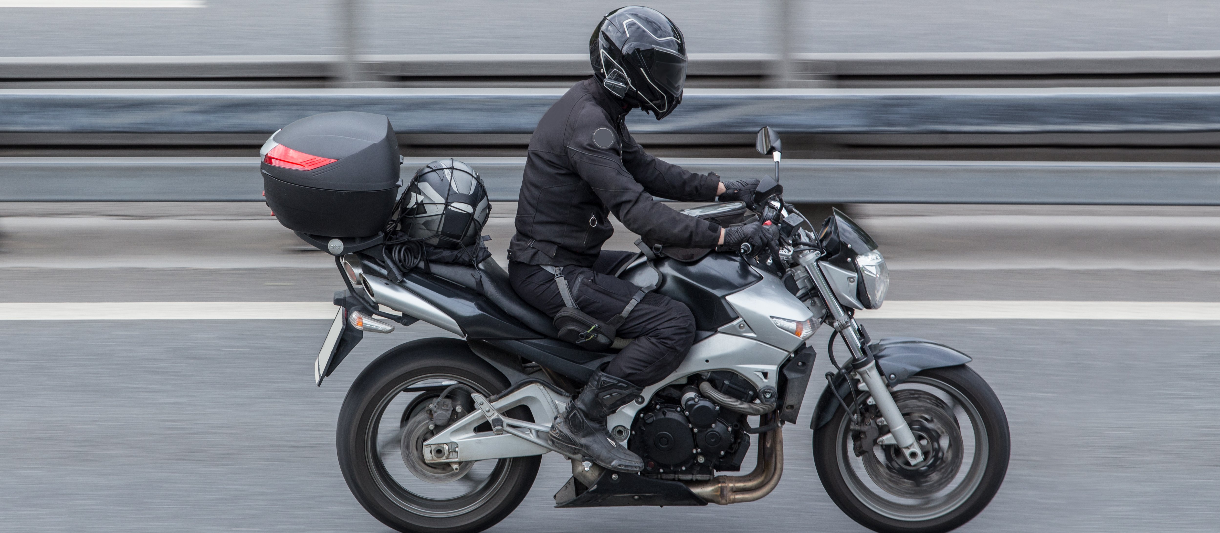 Motocykliści w korkach. Ten przepis ułatwia im jazdę po mieście