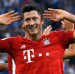 Schalke - Bayern: Hat-trick Roberta Lewandowskiego