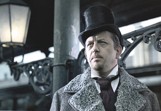 Dmochowski zapisał się w pamięci widzów nieoczywistą rolą Stanisława Wokulskiego w „Lalce” (1968 r.)