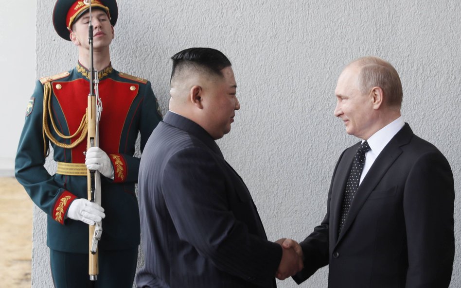 Władimir Putin i Kim Dzong Un w czasie spotkania z 2019 roku