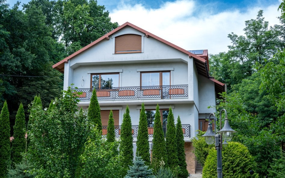 Brakuje przepisów regulujących proceder przekształcania domów jednorodzinnych w hotele pracownicze