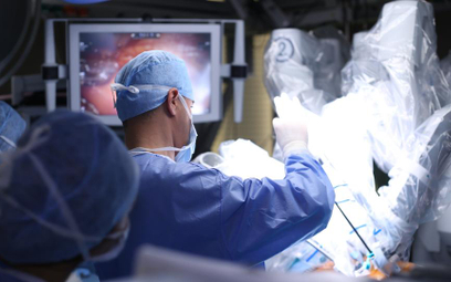Synektik zaopatrzy szpital w robota chirurgicznego