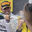 Lewis Hamilton wygrał czwarty wyścig z rzędu. Brytyjczyk i Niemiec Nico Rosberg wyprzedzili konkuren