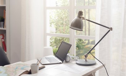 Lampka, zasłony i oczyszczacz do powietrza w kosztach firmy? Fiskus ma obiekcje