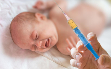 Sejmowe komisje: odrzucić projekt znoszący obowiązek szczepień