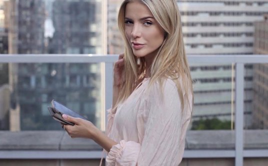 "Karina Sobiś, e-garderobe"