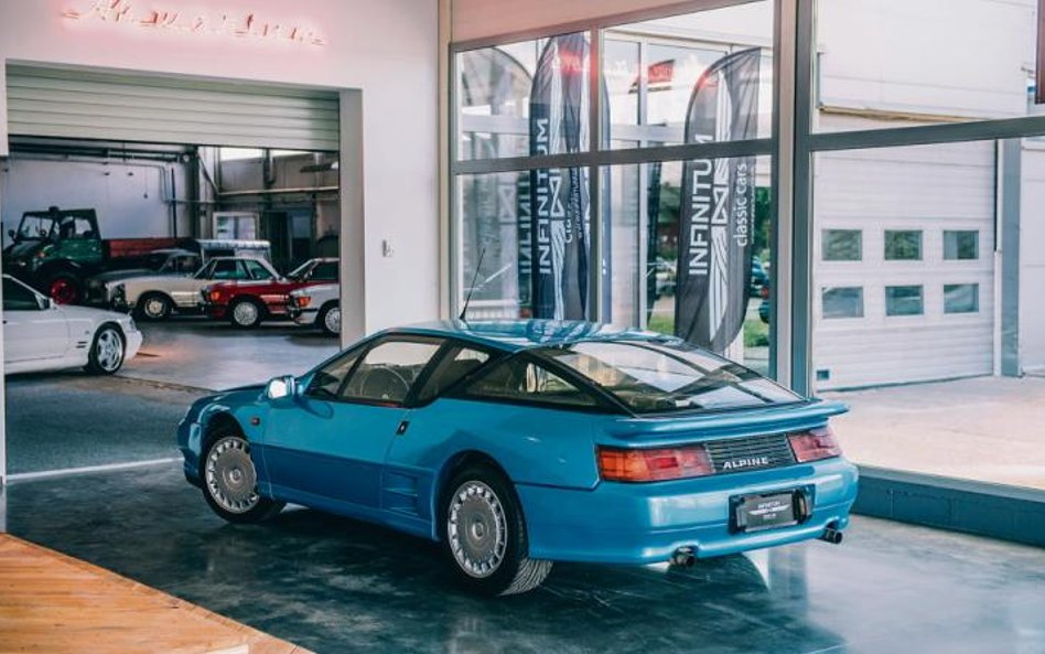 Renault Alpine A610 powstawał na początku lat 90. O dziwo nie odniósł wtedy sukcesu i dziś jest wyso