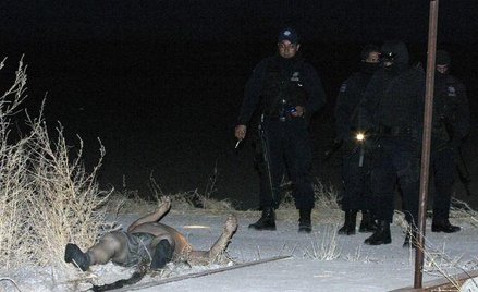 Policja na miejscu jednej ze zbrodni w Juarez
