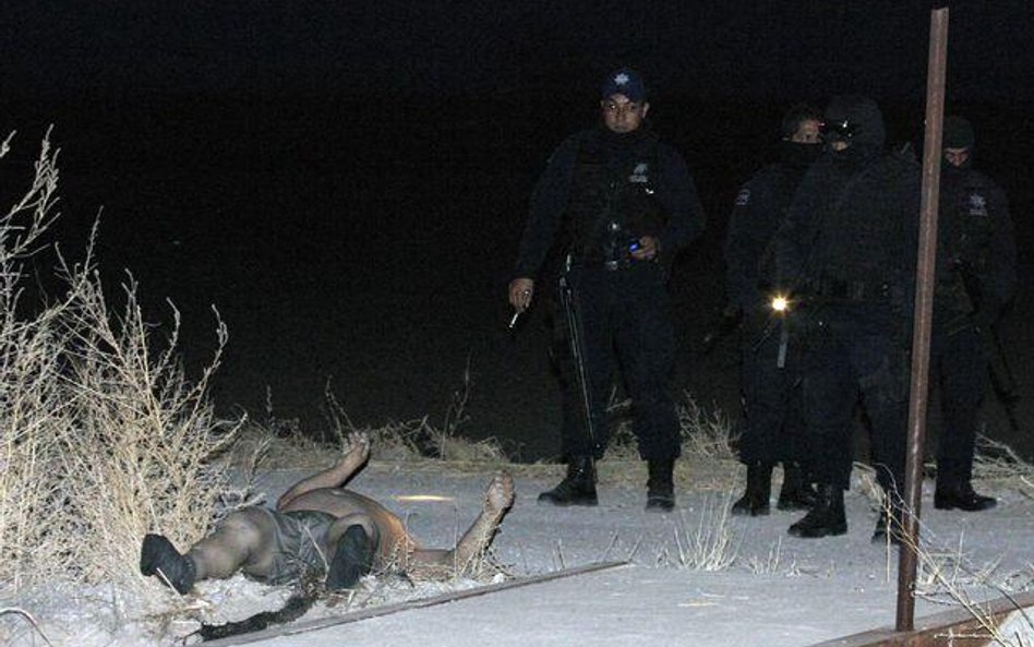 Policja na miejscu jednej ze zbrodni w Juarez