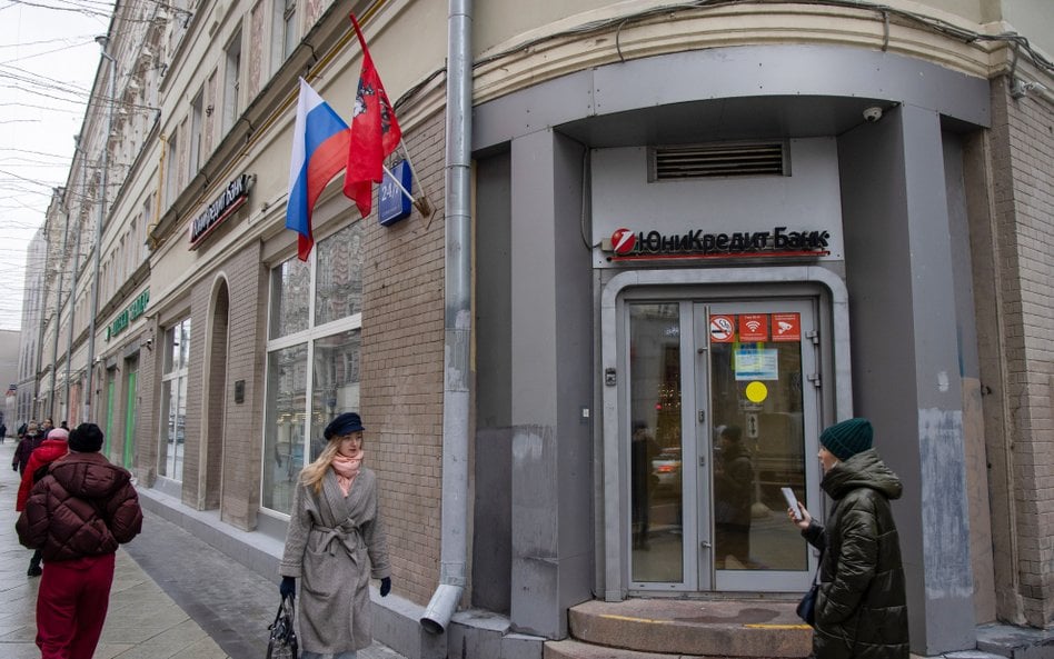 UniCredit opuszcza rosyjski detal. Najbardziej dochodowy biznes chce zachować