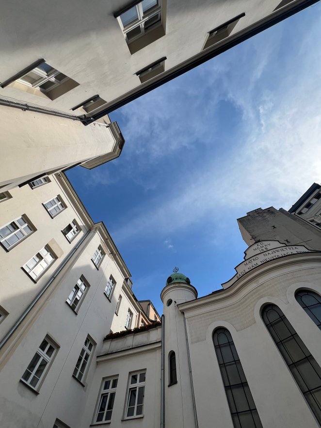 Obiekt – zachowany w dużej mierze w autentycznej formie – jest istotnym przykładem architektury wars